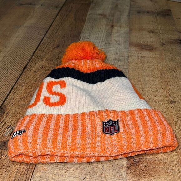 Denver Broncos NFL New Era Winter Cuffed Pom Knit Skull Cap Orange/White OSFM - Picture 7 of 7